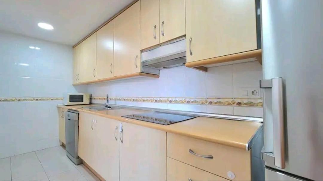 Vacanza Luxury Complex- Parking , Pool Only In The Summer , Rincon De Loix Apartment Benidorm Ngoại thất bức ảnh